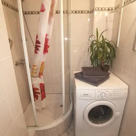 Homestay Cosy Double Bedroom With Private Bathroom Near Downtown Graz