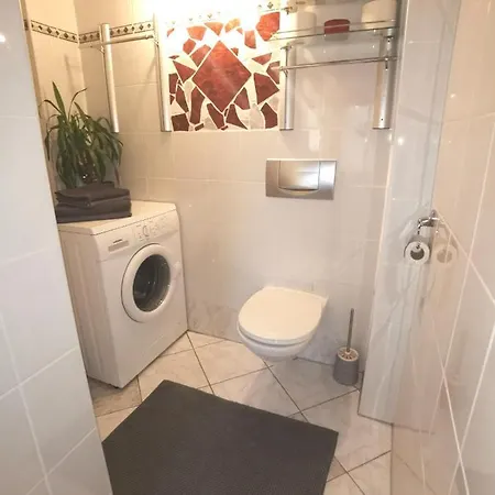 Cosy Double Bedroom With Private Bathroom Near Downtown