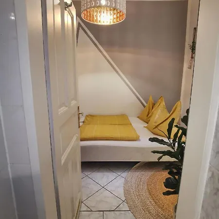 Cosy Double Bedroom With Private Bathroom Near Downtown Homestay