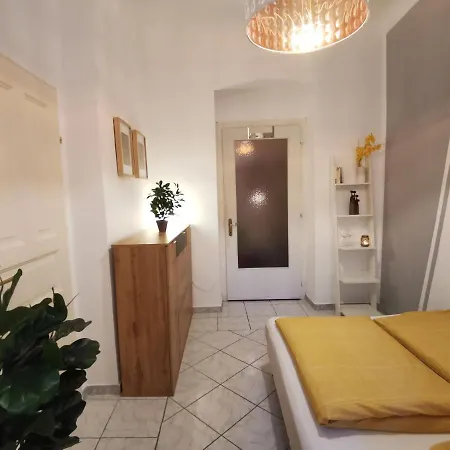 Cosy Double Bedroom With Private Bathroom Near Downtown Homestay *