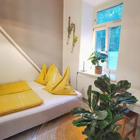 Cosy Double Bedroom With Private Bathroom Near Downtown 民宿 *